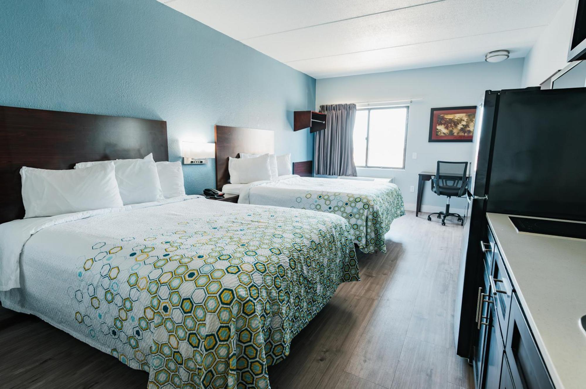 Hometowne Studios By Red Roof San Antonio - Seaworld Northwest Exterior photo